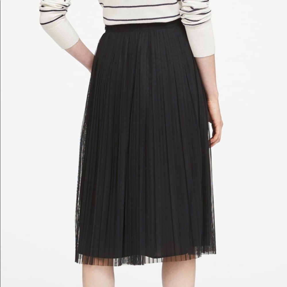 Banana Republic Black Tulle type midi skirt